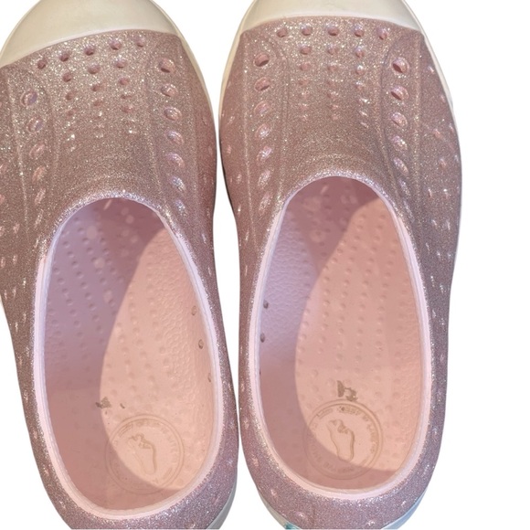 060 Native Jefferson Girls Pink Glitter Slip On Shoes 11 Toddler - Picture 11 of 11